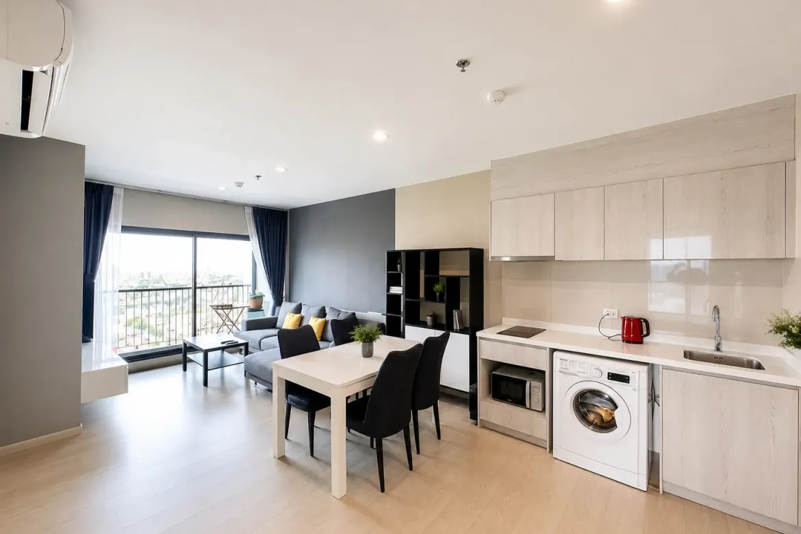High-Floor City View Condo in Prime Phra Khanong-On Nut Area | -14.44% Below Market Price, Contact Us Now!