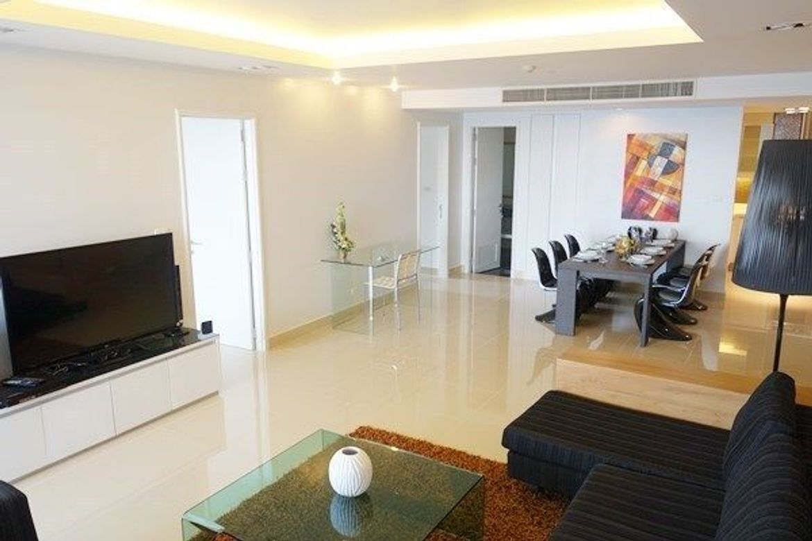 2 Bedroom Condo for sale at La Royale Beach