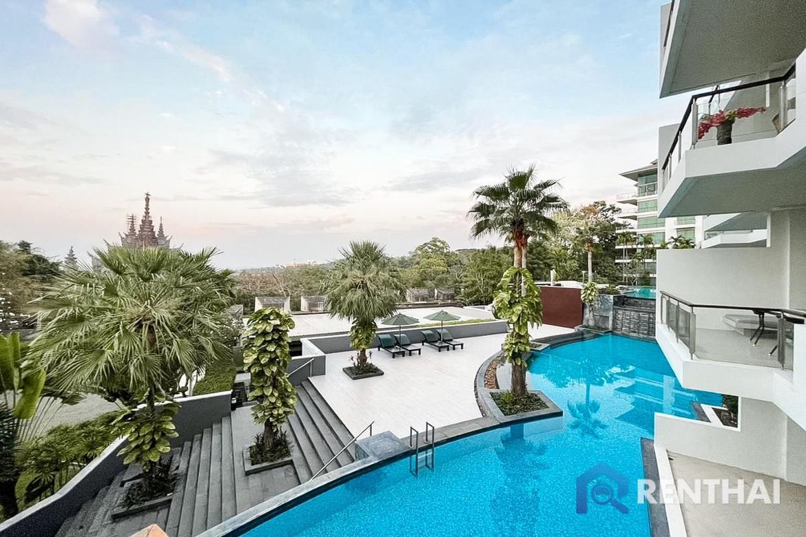 Condominium with Private Beach Pattaya