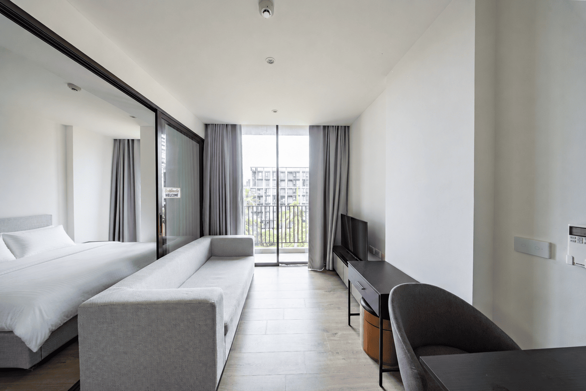 Move-In Ready 1BR Condo at FYNN Asoke Sukhumvit 10 Near BTS Nana & Asok | Contact Us Now!