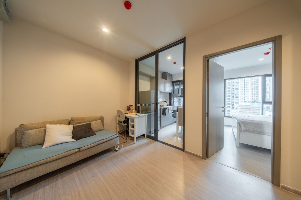 Garden-Facing Condo Near Central Rama 9 and MRT Phra Ram 9 | -18.47% Below Market Price, Contact Us Now!