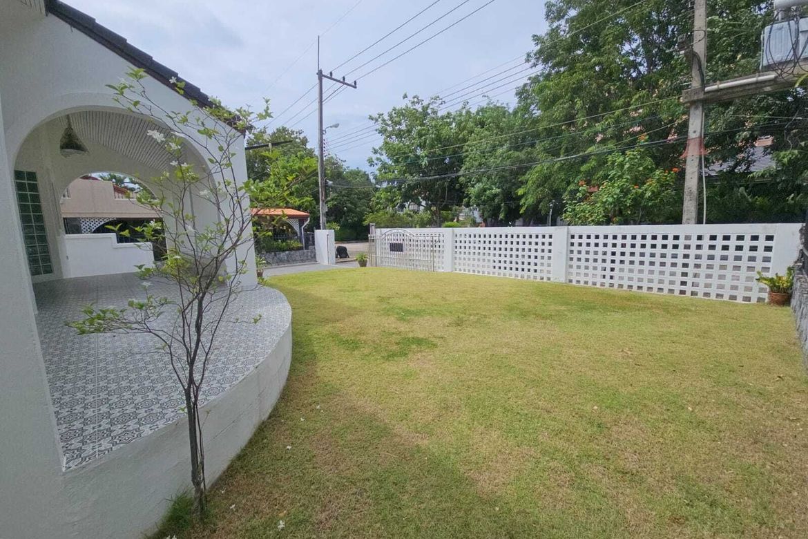 Gated Villa Near Jomtien Beach, 472 Sqm Land