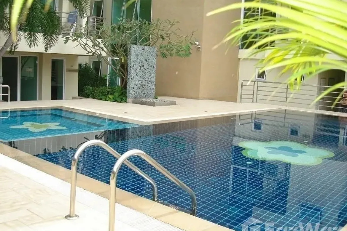 2 Bedroom Condo for sale at Serene Place Sukhumvit 24