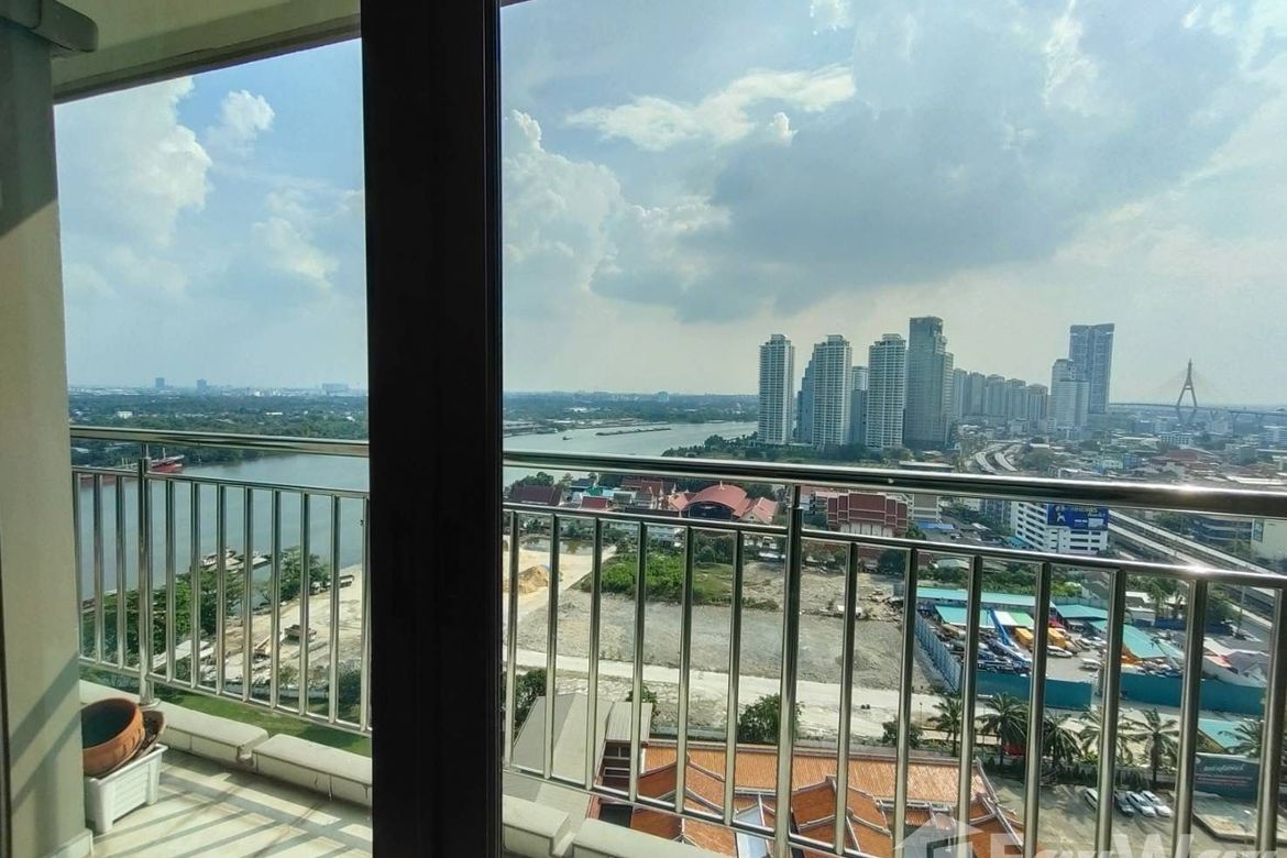 2 Bedroom Condo for sale at Lumpini Place Narathiwas-Chaopraya