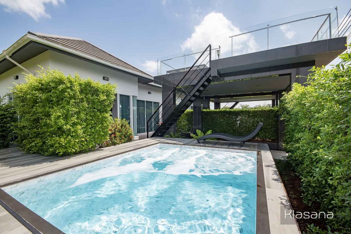 Executive style - Three-Bedroom Furnished Pool Property