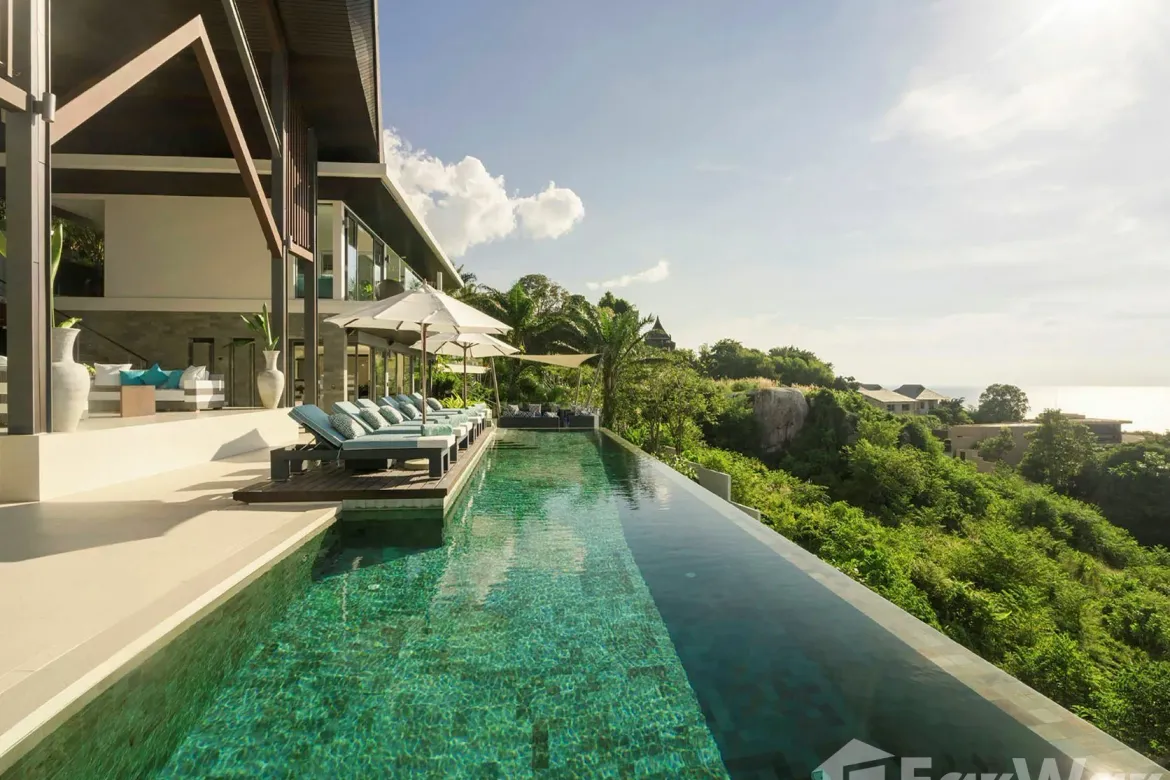 Oceanview 6 bedroom in Prestigious Development