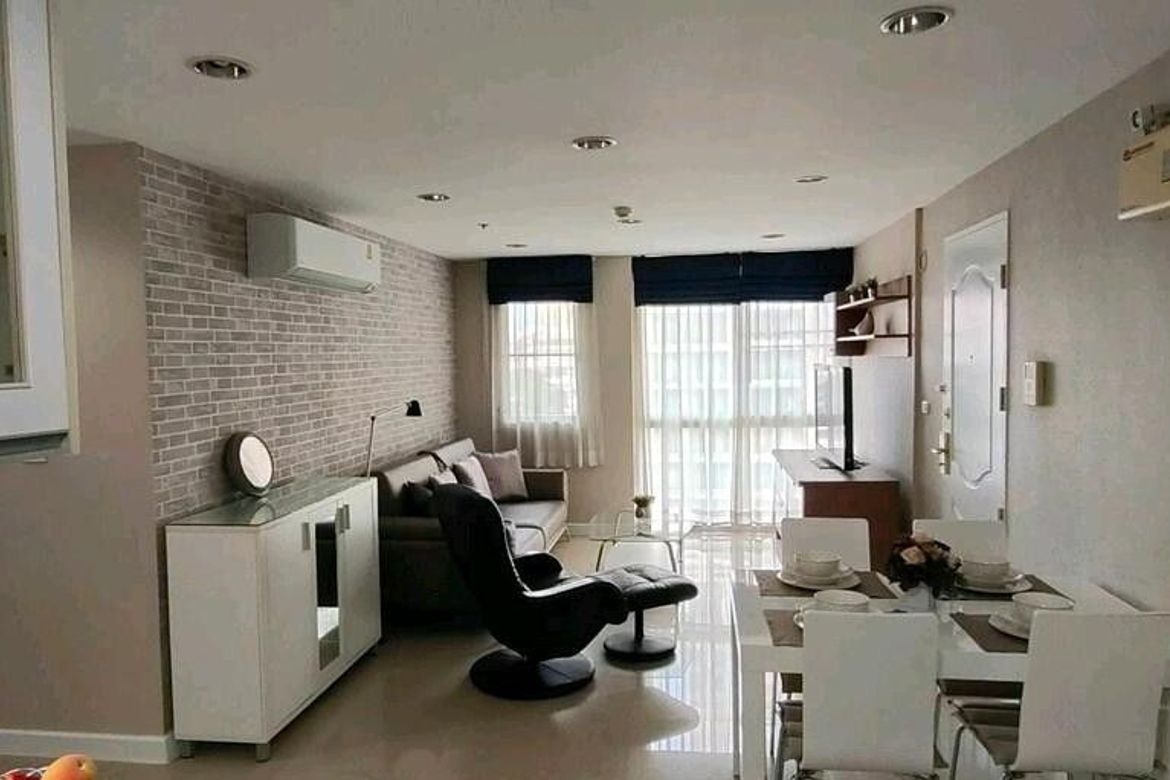2 Bedroom Condo for sale at Serene Place Sukhumvit 24