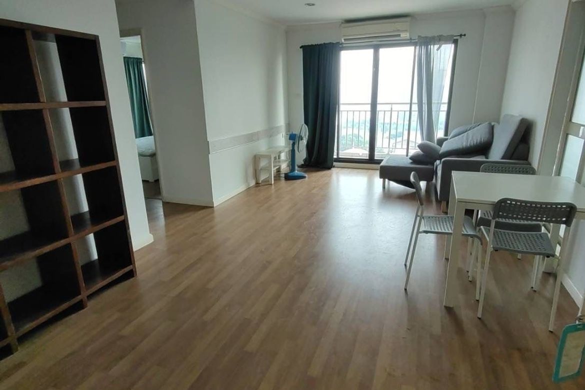 2 Bedroom Condo for sale at Lumpini Place Narathiwas-Chaopraya