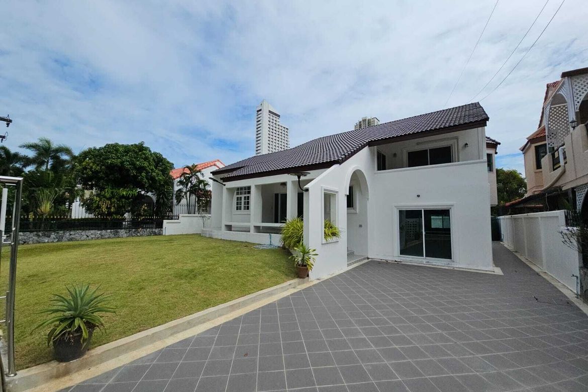 Gated Villa Near Jomtien Beach, 472 Sqm Land