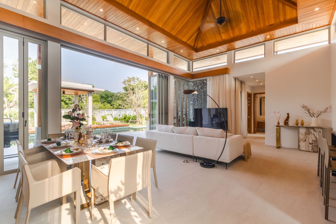 4 Bedroom Villa for sale at Botanica Lake Side I
