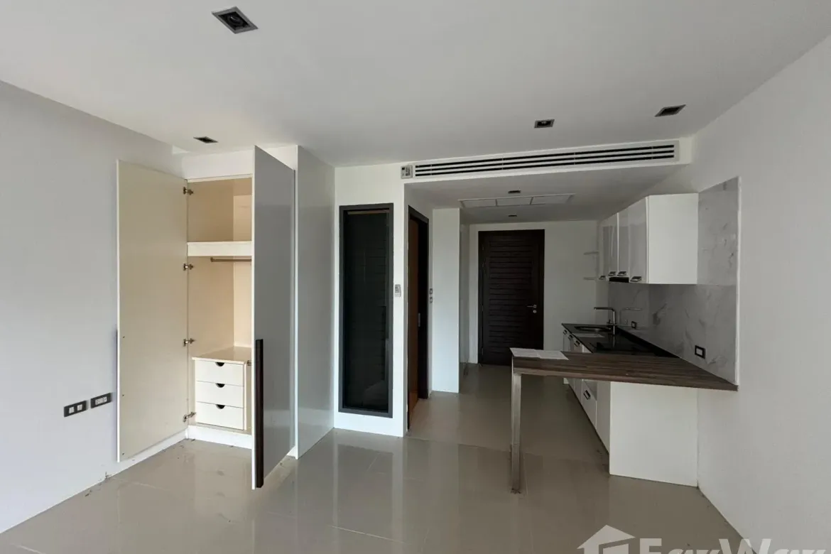 Never lived in. Foreign Freehold. Priced to sell.