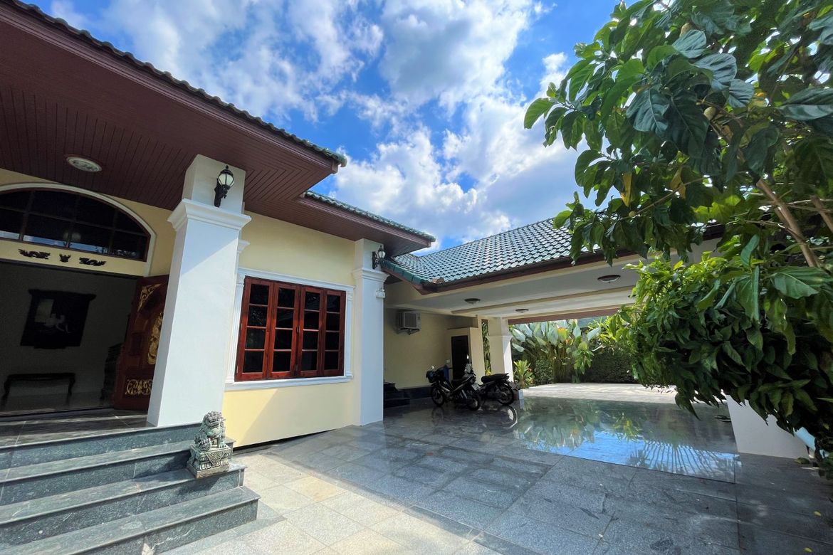 Large and Mountain View 4-bedroom house with pool for sale and rent in the center of Aonang, Krabi