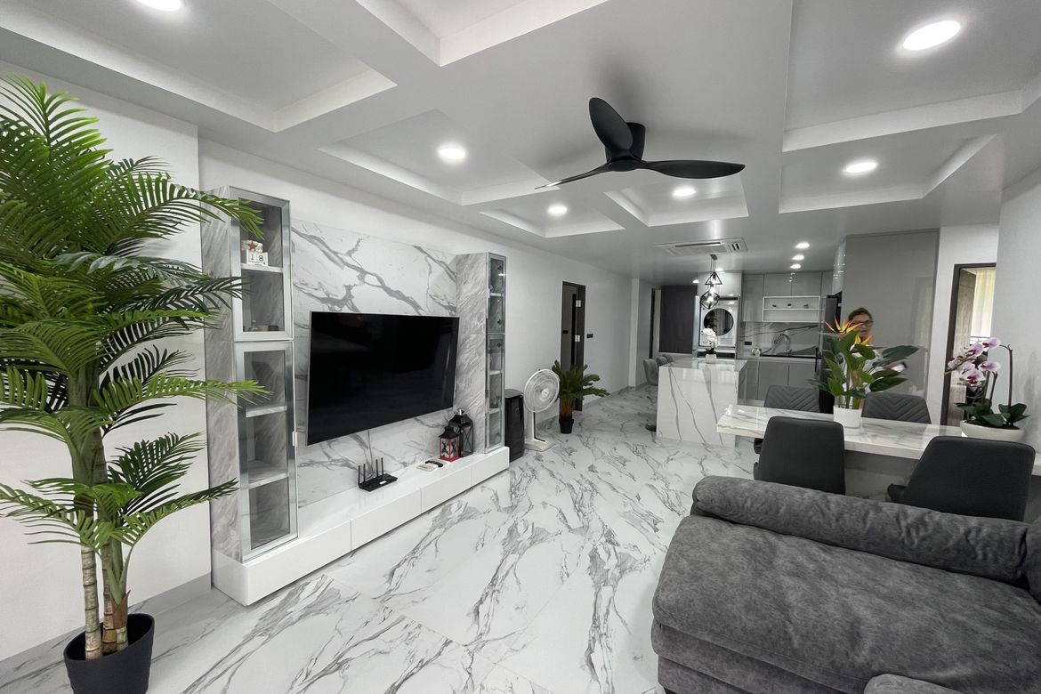Foreign Freehold Ocean Front Sea View Penthouse
