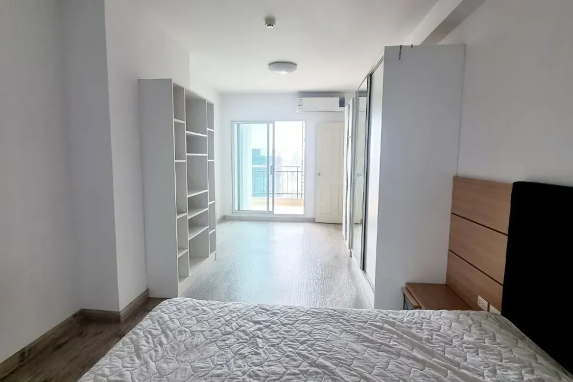 Invest in Opulence: Freshly Unveiled 1BR/1BA Condo in Ekkamai-Thonglor!