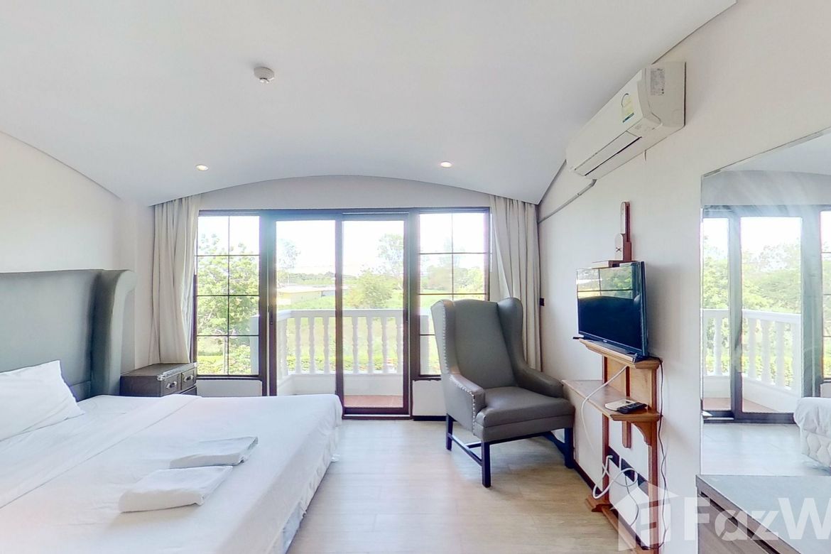 Studio Condo for sale at Venetian Signature Condo Resort Pattaya