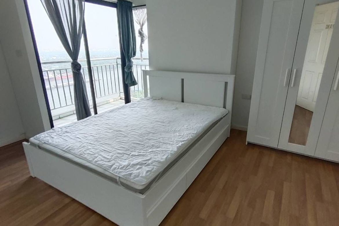 2 Bedroom Condo for sale at Lumpini Place Narathiwas-Chaopraya