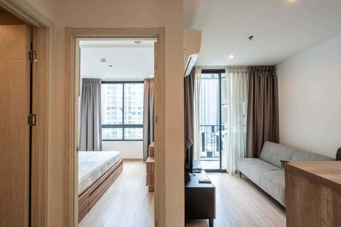 Fully Furnished 1 Bedroom Condo | 12th Floor | Tenanted Current ROI 6.44%, Contact Us Now!